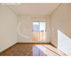 Apartamento en primera planta con vistas al campo a la venta en Los Montesinos,