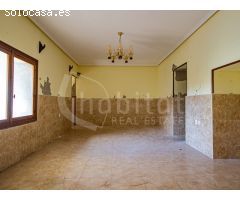 Casa de pueblo adosada en planta baja a la venta en Los Montesinos, Alicante