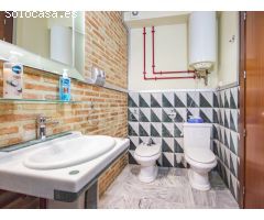 Apartamento en primera planta orientado a Sur, con solárium comunitario a la
