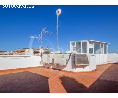 Apartamento en primera planta orientado a Sur, con solárium comunitario a la