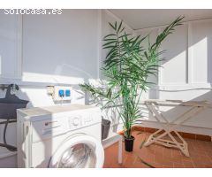 Apartamento en primera planta orientado a Sur, con solárium comunitario a la