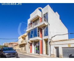Apartamento en primera planta orientado a Sur, con solárium comunitario a la