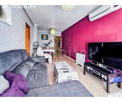 Apartamento con solárium y piscina comunitaria a la venta en Los Montesinos,