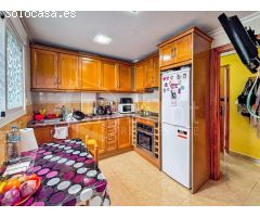 Apartamento con solárium y piscina comunitaria a la venta en Los Montesinos,
