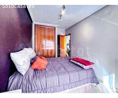 Apartamento con solárium y piscina comunitaria a la venta en Los Montesinos,