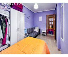 Apartamento con solárium y piscina comunitaria a la venta en Los Montesinos,