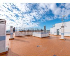 Apartamento con solárium y piscina comunitaria a la venta en Los Montesinos,