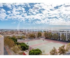 Apartamento con solárium y piscina comunitaria a la venta en Los Montesinos,