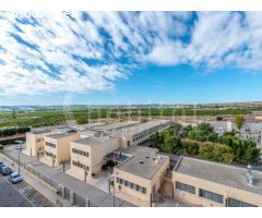 Apartamento con solárium y piscina comunitaria a la venta en Los Montesinos,