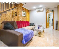 Dúplex adosado con plaza de garaje y solárium privado a la venta en Los