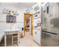 Dúplex adosado con plaza de garaje y solárium privado a la venta en Los