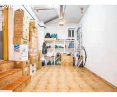 Dúplex adosado con plaza de garaje y solárium privado a la venta en Los