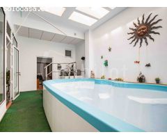 Casa de pueblo distribuida en tres plantas a la venta en Los Montesinos,