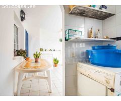 Casa de pueblo distribuida en tres plantas a la venta en Los Montesinos,