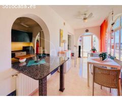 Villa independiente con jardín y piscina privada a la venta en San Miguel de
