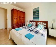 Villa independiente con jardín y piscina privada a la venta en San Miguel de