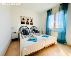 Villa independiente con jardín y piscina privada a la venta en San Miguel de