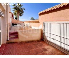 Villa independiente con jardín y piscina privada a la venta en San Miguel de