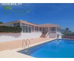 PERIANA (PER043): VILLA DE LA LUNA ES UNA VILLA DE LUJO EN UNA ZONA