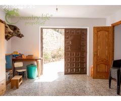 ALCAUCÍN(ALC122): LOMILLA DE CARRIÓN ES UN CHALET, CONSTRUIDO EN 1995, CERCA