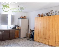 ALCAUCÍN(ALC122): LOMILLA DE CARRIÓN ES UN CHALET, CONSTRUIDO EN 1995, CERCA