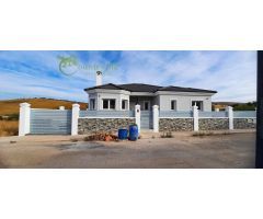 CASABERMEJA (CBM001): VILLA BERMEJA ES UN CHALET DE NUEVA CONSTRUCCIÓN EN LA