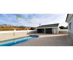 CASABERMEJA (CBM001): VILLA BERMEJA ES UN CHALET DE NUEVA CONSTRUCCIÓN EN LA