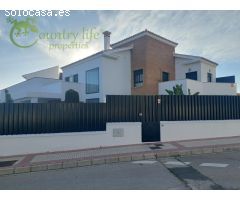 VÉLEZ-MÁLAGA (VEL013): VILLA EL LIMONAR ES UNA EXCLUSIVA PROPIEDAD EN UNA ZONA