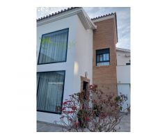 VÉLEZ-MÁLAGA (VEL013): VILLA EL LIMONAR ES UNA EXCLUSIVA PROPIEDAD EN UNA ZONA