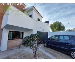 VÉLEZ-MÁLAGA (VEL013): VILLA EL LIMONAR ES UNA EXCLUSIVA PROPIEDAD EN UNA ZONA