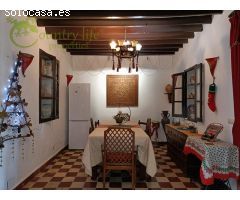 COMARES (COM003): VILLA CARLITOS ES UN ENCANTADOR REFUGIO ANDALUZ (364.500€).