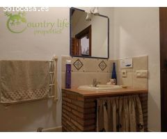 COMARES (COM003): VILLA CARLITOS ES UN ENCANTADOR REFUGIO ANDALUZ (364.500€).