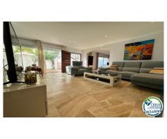 En Venta: Casa Típica Española en Empuriabrava - Distrito Poblado Típico