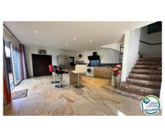 En Venta: Casa Típica Española en Empuriabrava - Distrito Poblado Típico