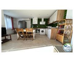 En Venta: Casa Típica Española en Empuriabrava - Distrito Poblado Típico
