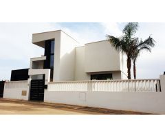 New modern villas with 3 & 4 bedrooms with pool, garden, etc. private with views