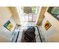 Impresionante villa con casa de invitados, jardín, amplias terrazas y piscina