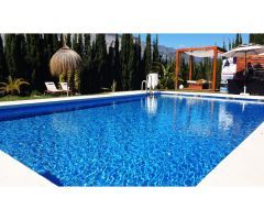 Apartamentos de 1 y 2 dormitorios en urbanización privada con piscina y jardines
