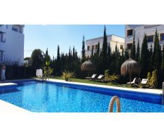 Apartamentos de 1 y 2 dormitorios en urbanización privada con piscina y jardines