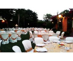 Gran recinto para eventos y celebraciones frente al mar con piscina, jardín