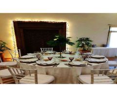 Gran recinto para eventos y celebraciones frente al mar con piscina, jardín