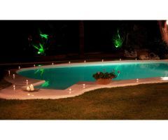 Gran recinto para eventos y celebraciones frente al mar con piscina, jardín