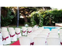 Gran recinto para eventos y celebraciones frente al mar con piscina, jardín
