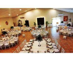 Gran recinto para eventos y celebraciones frente al mar con piscina, jardín