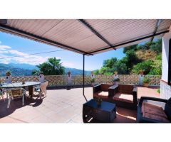 Casa de campo de 3 dormitorios con bonitas vistas de la montaña con piscina