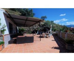 Casa de campo de 3 dormitorios con bonitas vistas de la montaña con piscina