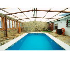 Casa de campo de 3 dormitorios con bonitas vistas de la montaña con piscina
