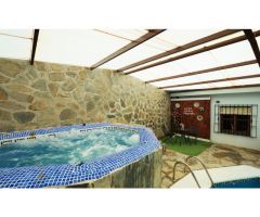 Casa de campo de 3 dormitorios con bonitas vistas de la montaña con piscina