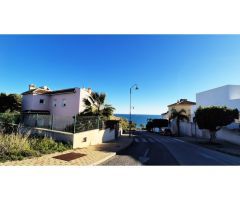 Luminosa villa de 6 dormitorios con zonas ajardinadas y piscina privada con