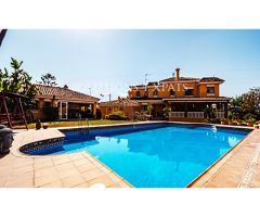Espectacular chalet de 5 dormitorios, 4 cuartos de baño, jardín y piscina